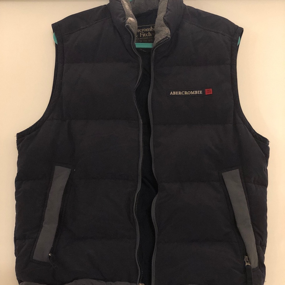 Abercrombie and Fitch. Men’s winter vest. Navy.